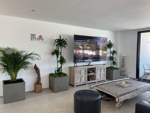 3 makuuhuone Huvila myytävänä paikassa Santa Eulalia / Santa Eularia mukana uima-altaan 
autotalli - 1 790 000 € (Ref: 9627200)