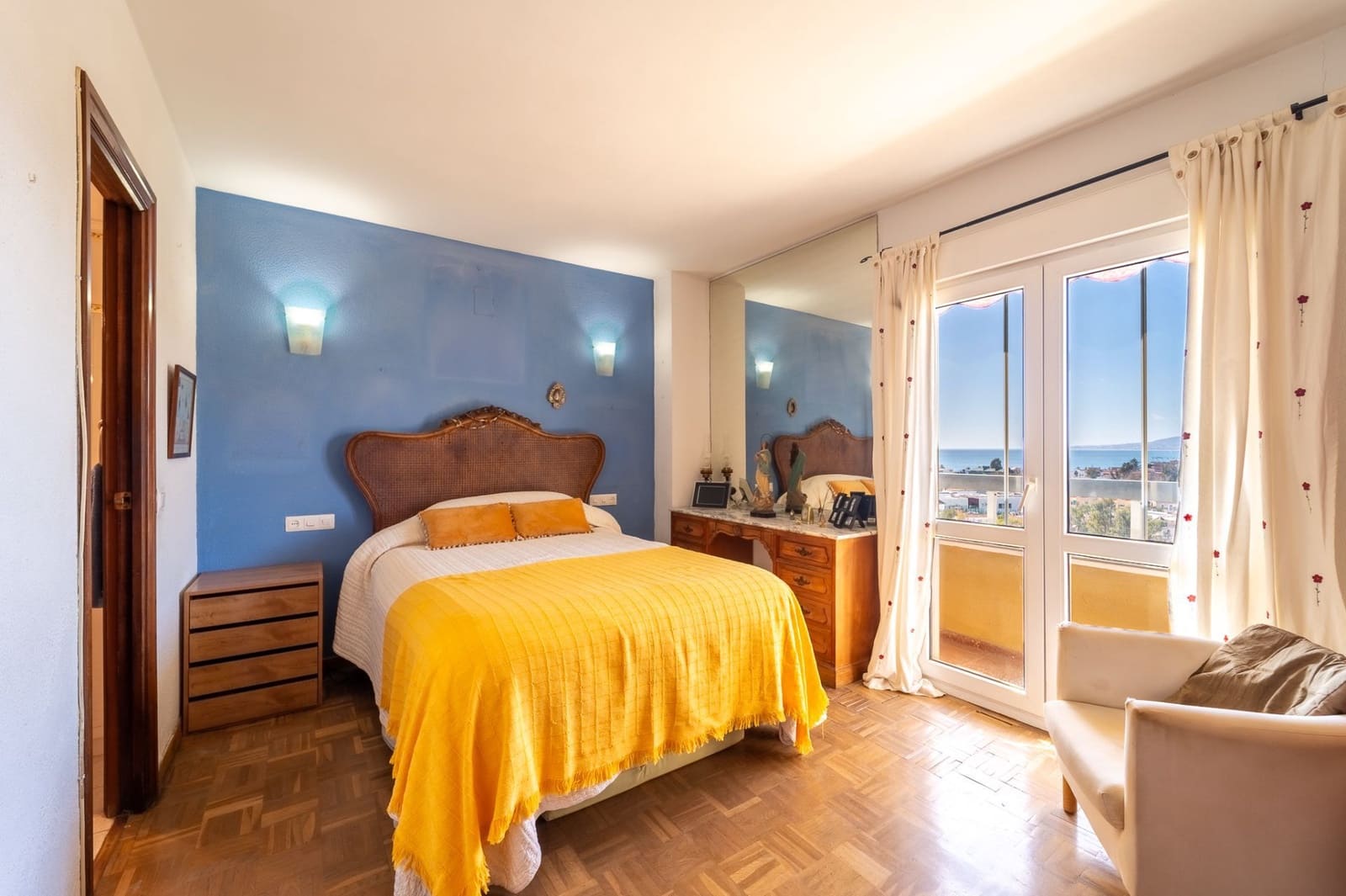 4 bedroom Apartment for sale in Malaga city with pool garage - € 1,100,000 (Ref: 9627201)