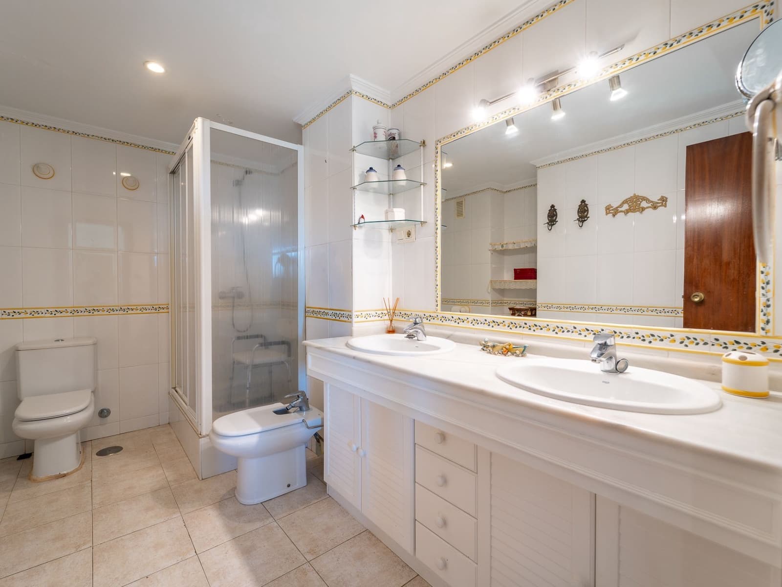 4 bedroom Apartment for sale in Malaga city with pool garage - € 1,100,000 (Ref: 9627201)