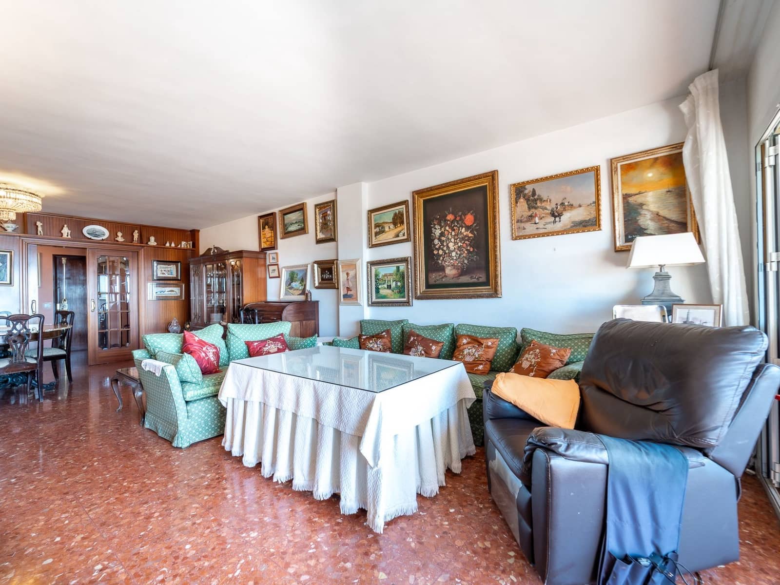 4 bedroom Apartment for sale in Malaga city with pool garage - € 1,100,000 (Ref: 9627201)