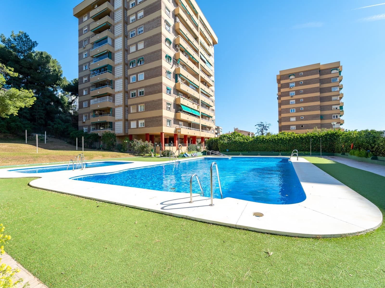 4 bedroom Apartment for sale in Malaga city with pool garage - € 1,100,000 (Ref: 9627201)