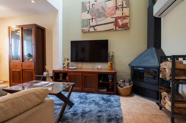 Pareado de 3 habitaciones en Sant Antoni de Portmany en venta con piscina garaje - 810.000 € (Ref: 9627204)