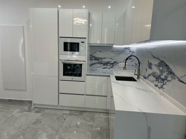 2 quarto Moradia para venda em Benidorm com piscina - 178 500 € (Ref: 9629621)