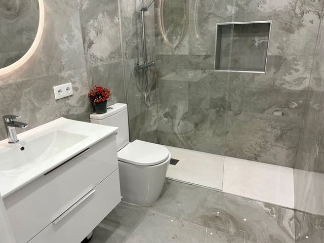 2 quarto Moradia para venda em Benidorm com piscina - 178 500 € (Ref: 9629621)