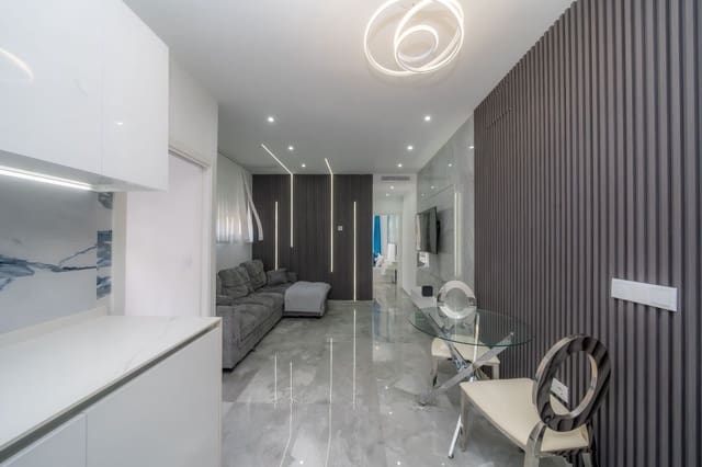 2 bedroom Villa for sale in Benidorm with pool - € 178,500 (Ref: 9629621)