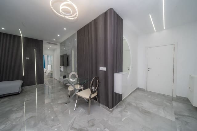 2 bedroom Villa for sale in Benidorm with pool - € 178,500 (Ref: 9629621)