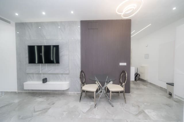 2 bedroom Villa for sale in Benidorm with pool - € 178,500 (Ref: 9629621)