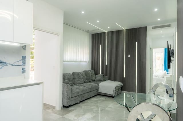 2 bedroom Villa for sale in Benidorm with pool - € 178,500 (Ref: 9629621)