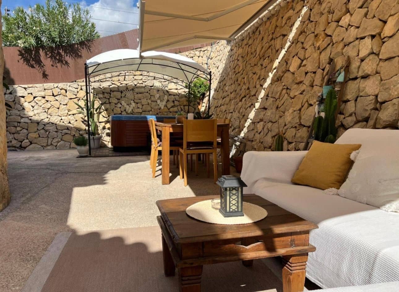 2 makuuhuone Paritalo myytävänä paikassa El Campello mukana uima-altaan 
autotalli - 550 000 € (Ref: 9629622)