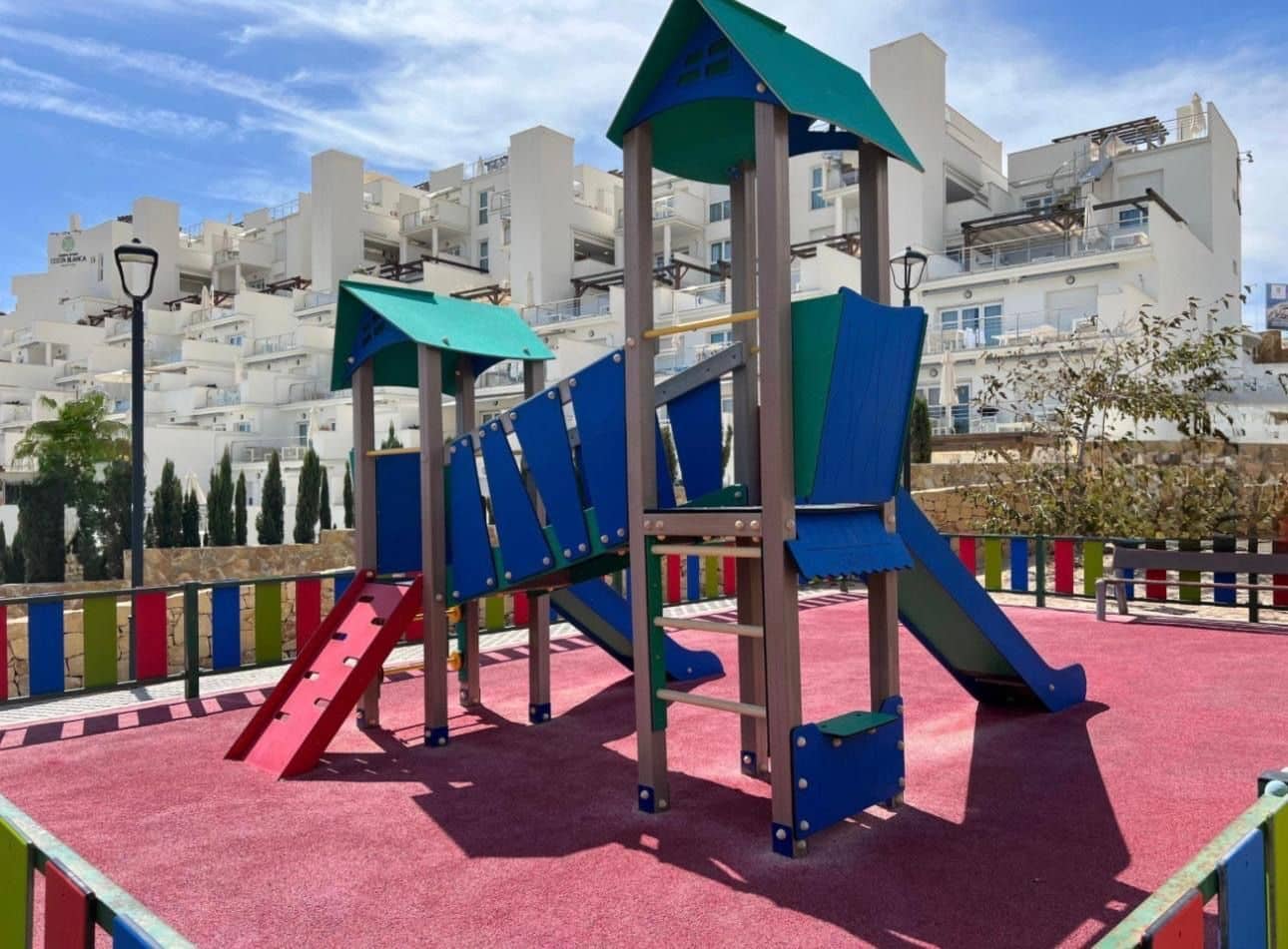 2 makuuhuone Paritalo myytävänä paikassa El Campello mukana uima-altaan 
autotalli - 550 000 € (Ref: 9629622)