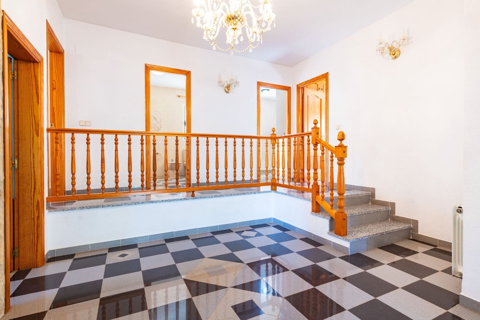 6 slaapkamer Villa te koop in Oropesa  met garage - € 430.000 (Ref: 9629623)