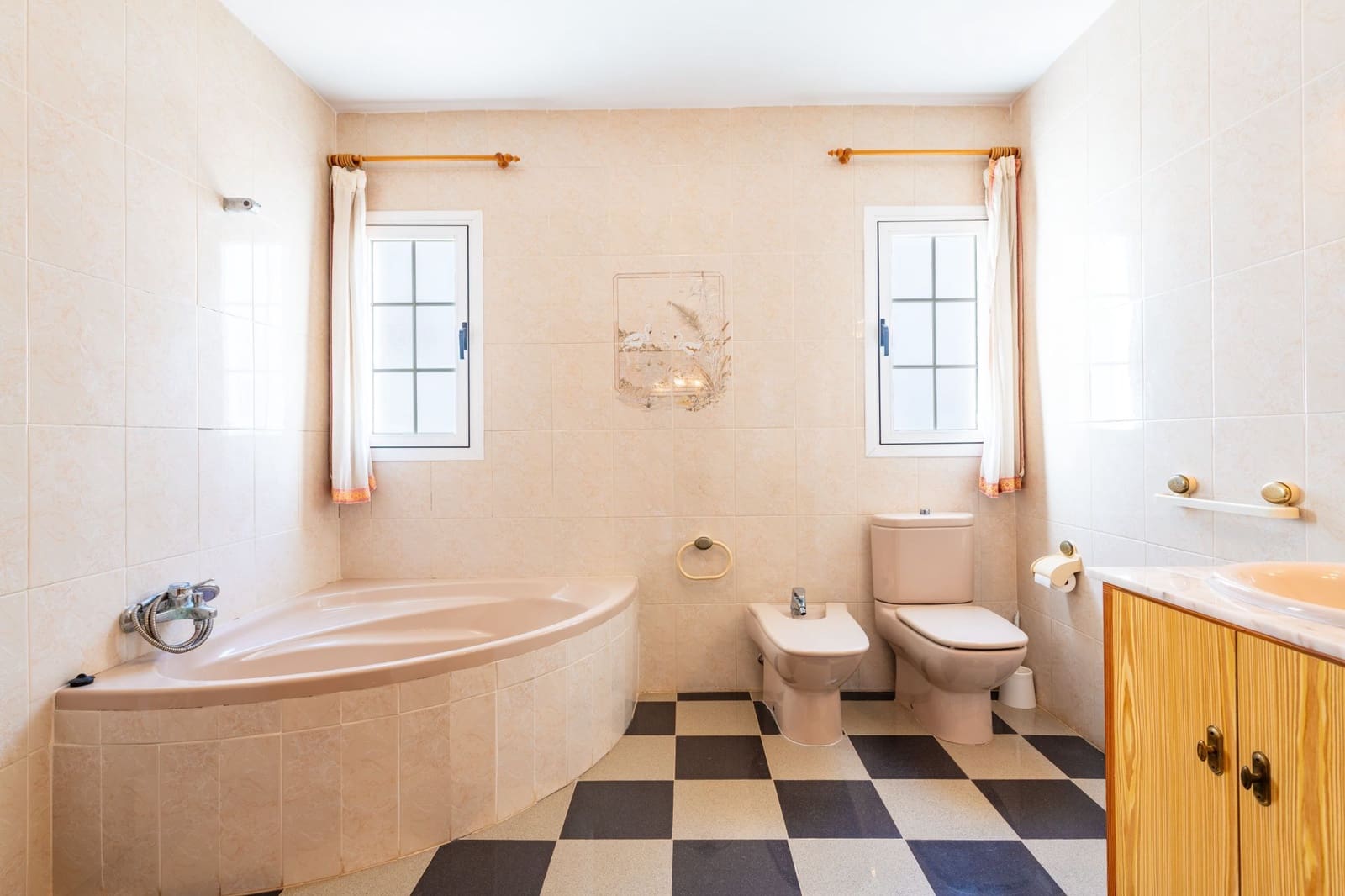 6 slaapkamer Villa te koop in Oropesa  met garage - € 430.000 (Ref: 9629623)