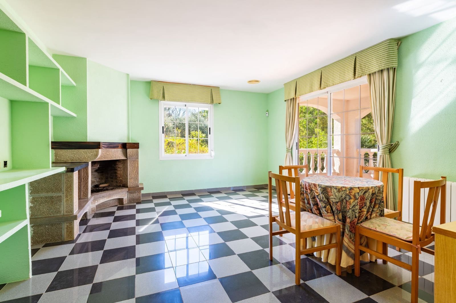 6 slaapkamer Villa te koop in Oropesa  met garage - € 430.000 (Ref: 9629623)