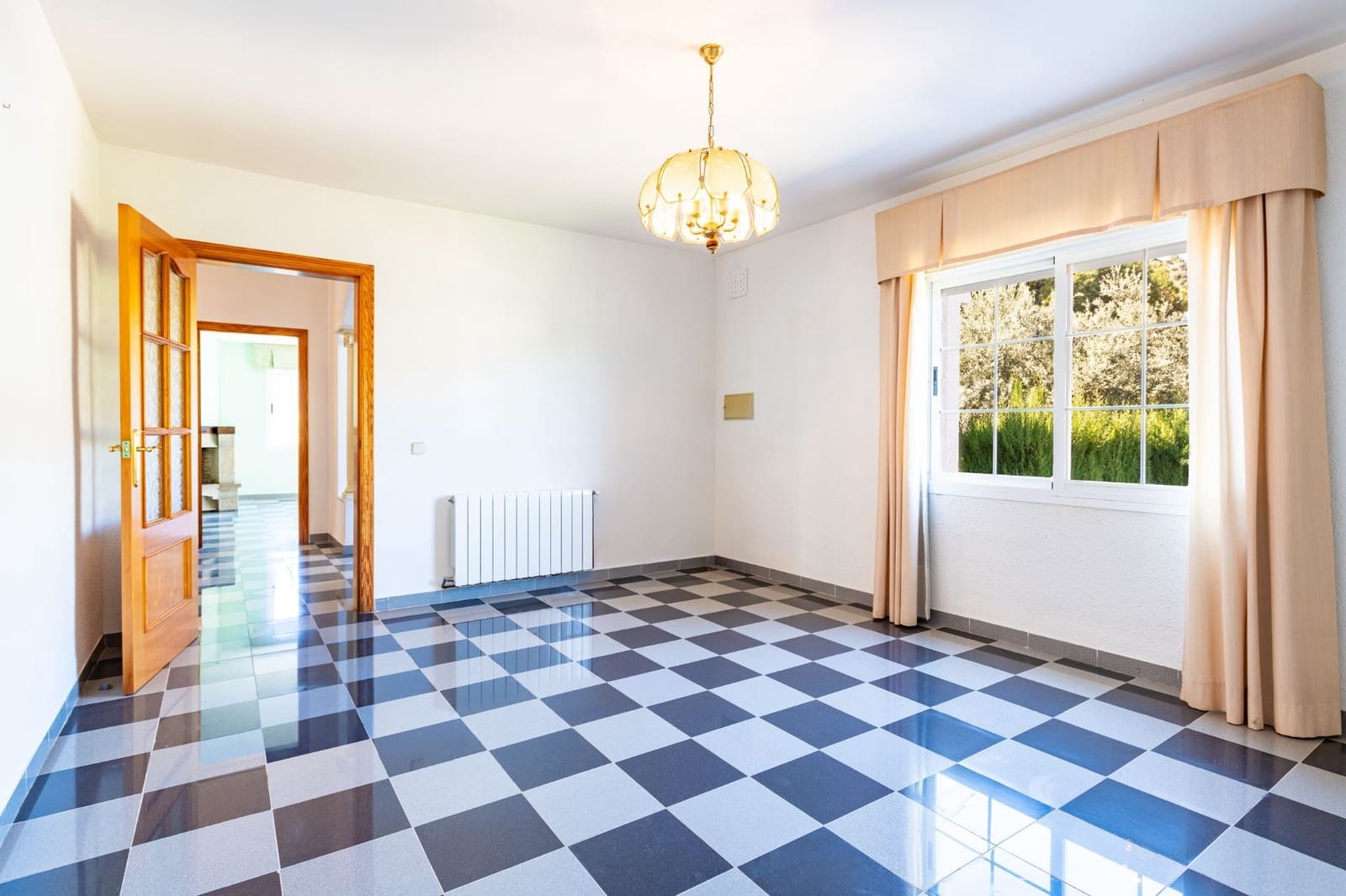 6 slaapkamer Villa te koop in Oropesa  met garage - € 430.000 (Ref: 9629623)