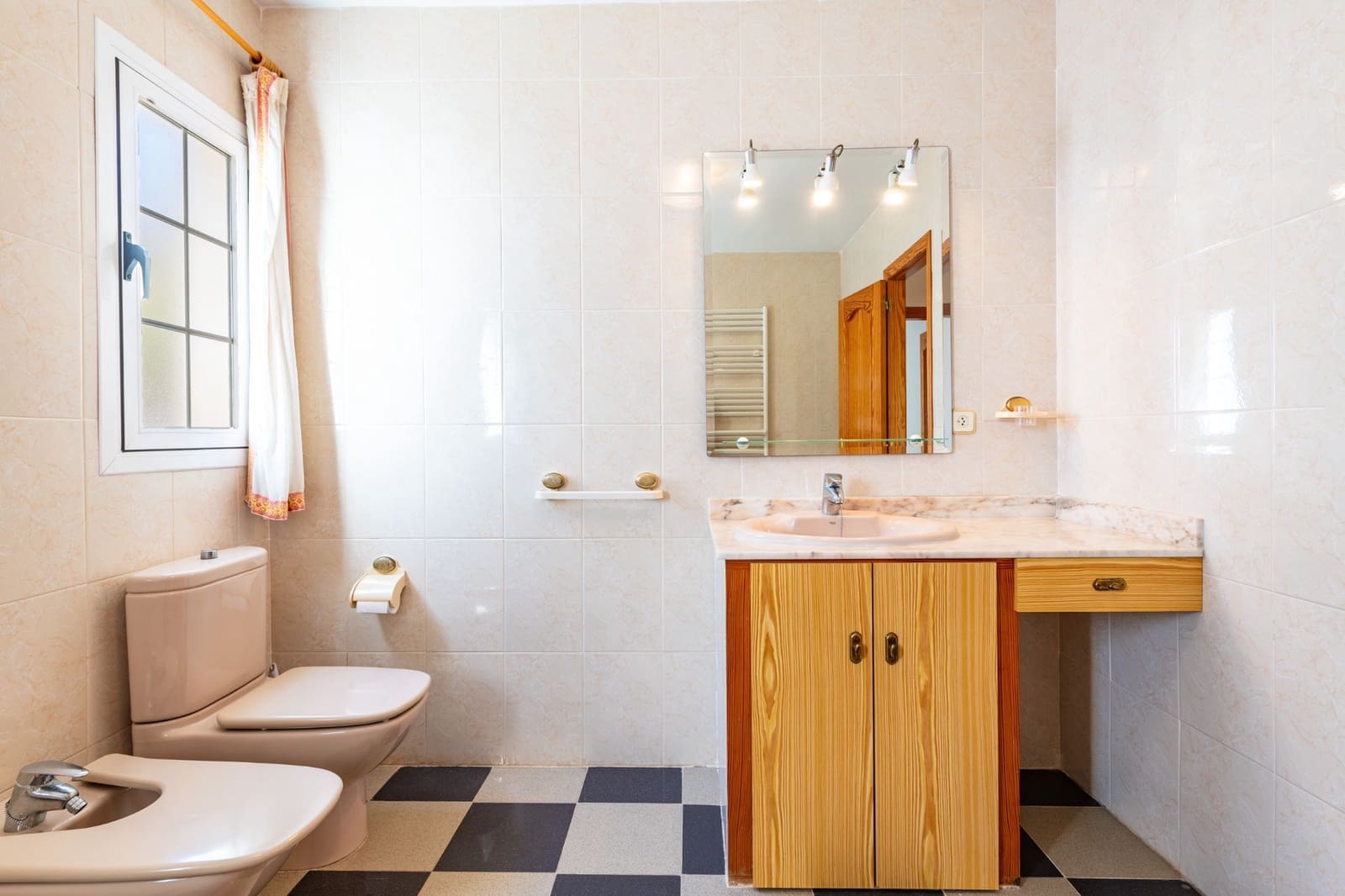 6 slaapkamer Villa te koop in Oropesa  met garage - € 430.000 (Ref: 9629623)