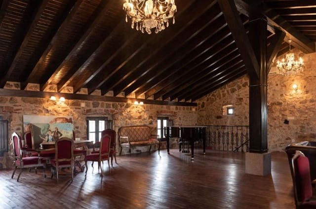 7 soveværelse Finca/Landehus til salg i Montánchez - € 960.000 (Ref: 9633839)