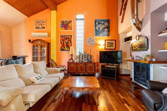 3 soveværelse Villa til salg i L'Eliana med swimmingpool garage - € 750.000 (Ref: 9633840)