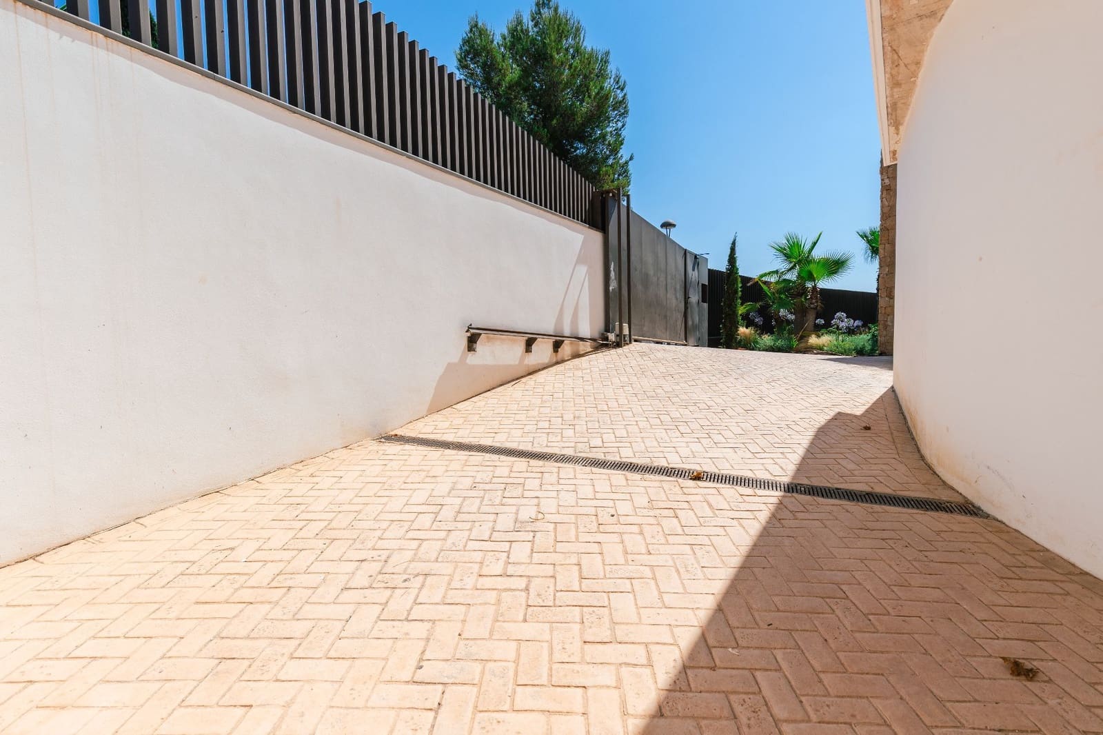5 bedroom Villa for sale in Santa Eulalia / Santa Eularia with pool garage - € 3,450,000 (Ref: 9636443)