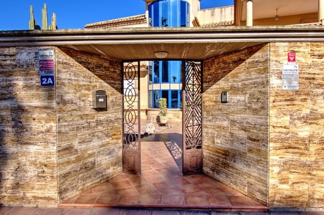 6 Zimmer Villa zu verkaufen in Orihuela mit Garage - 1.166.550 € (Ref: 9643740)