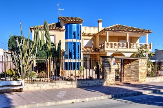 6 Zimmer Villa zu verkaufen in Orihuela mit Garage - 1.166.550 € (Ref: 9643740)