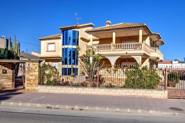 6 Zimmer Villa zu verkaufen in Orihuela mit Garage - 1.166.550 € (Ref: 9643740)