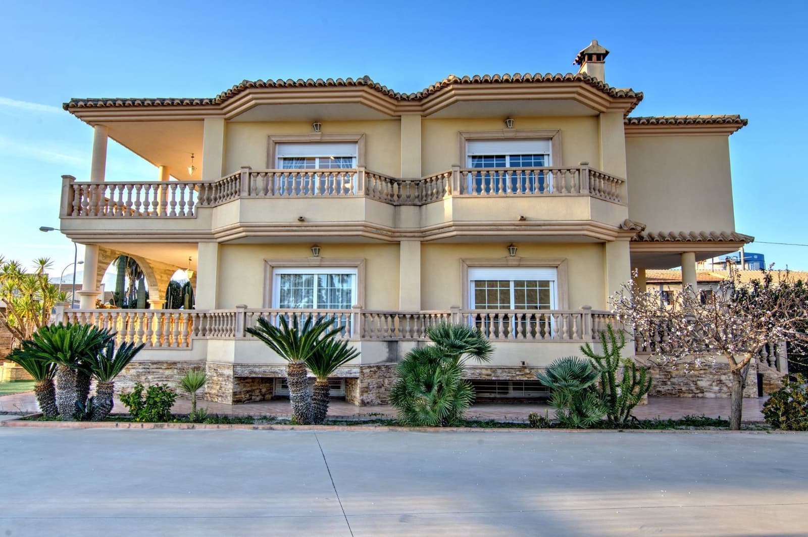 6 Zimmer Villa zu verkaufen in Orihuela mit Garage - 1.166.550 € (Ref: 9643740)