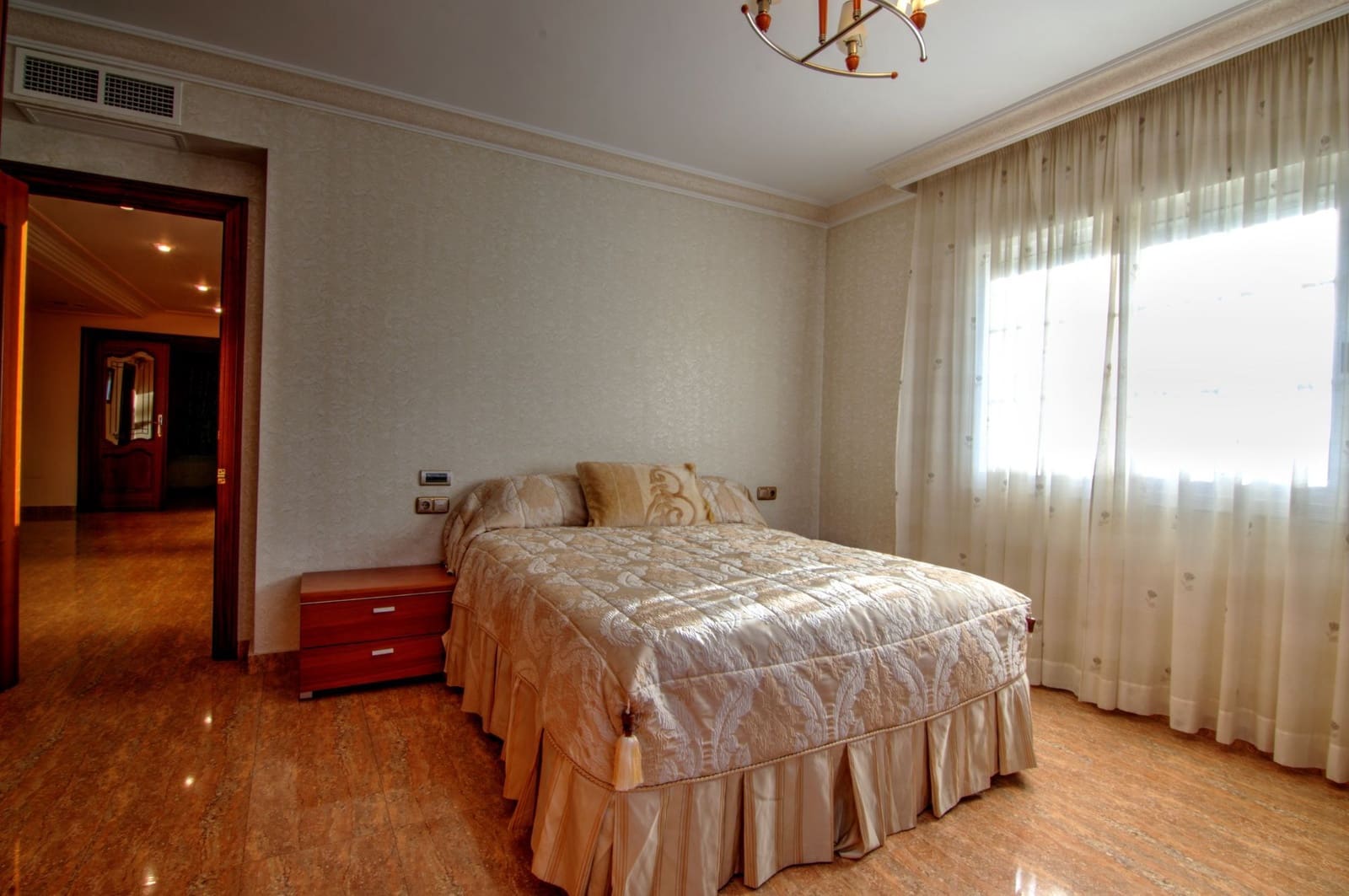 6 Zimmer Villa zu verkaufen in Orihuela mit Garage - 1.166.550 € (Ref: 9643740)