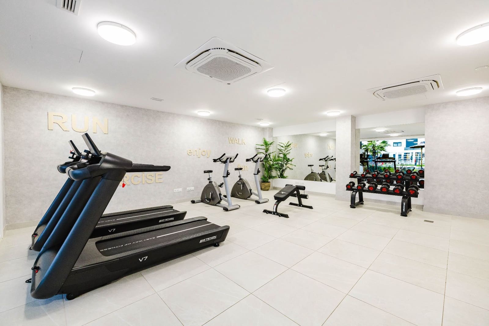 3 makuuhuone Huoneisto myytävänä paikassa Estepona mukana uima-altaan 
autotalli - 490 000 € (Ref: 9643743)