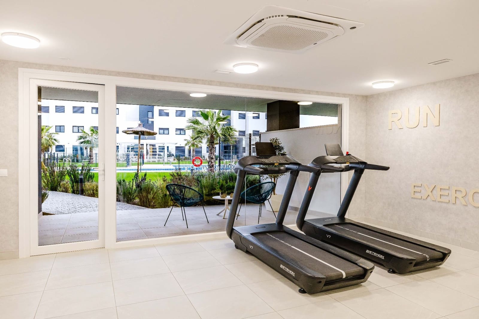 3 makuuhuone Huoneisto myytävänä paikassa Estepona mukana uima-altaan 
autotalli - 490 000 € (Ref: 9643743)