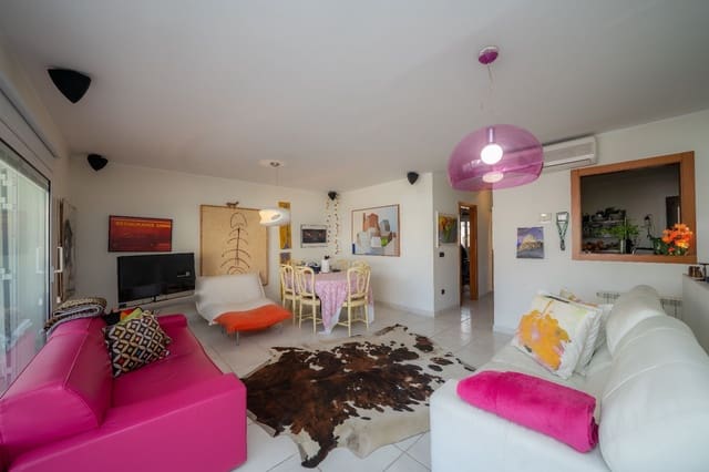 3 bedroom Townhouse for sale in Altea with pool garage - € 495,000 (Ref: 9643745)