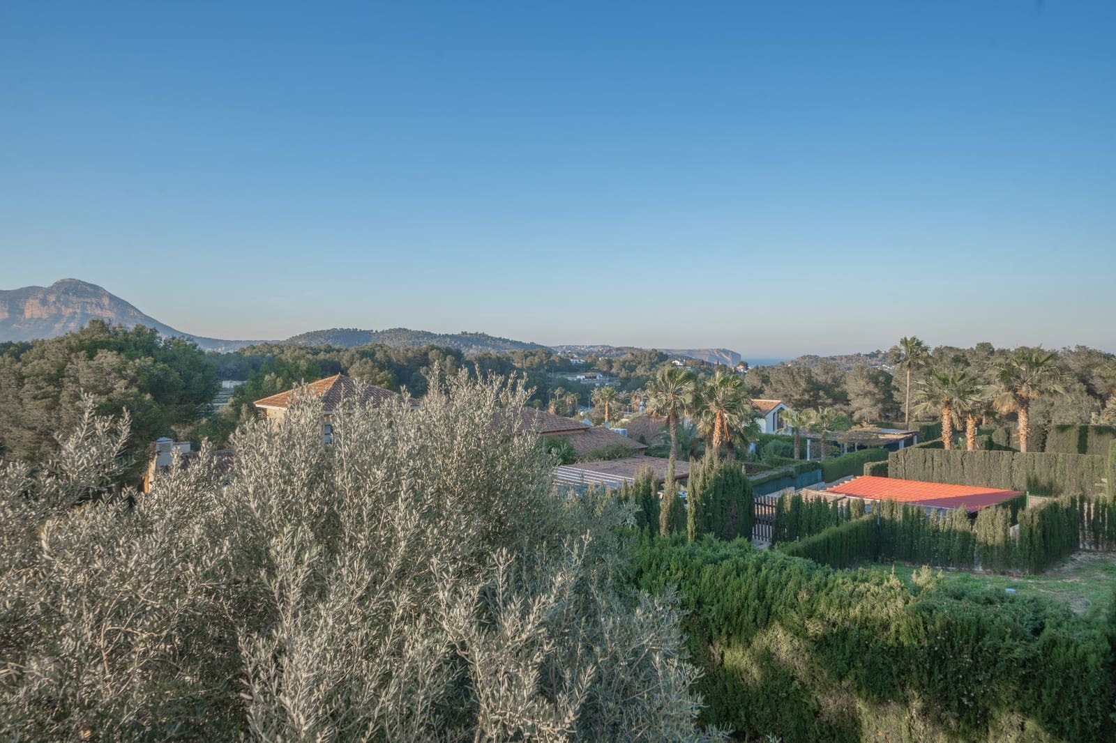 Chalet de 4 habitaciones en Javea / Xàbia en venta con piscina garaje - 1.075.000 € (Ref: 9643746)