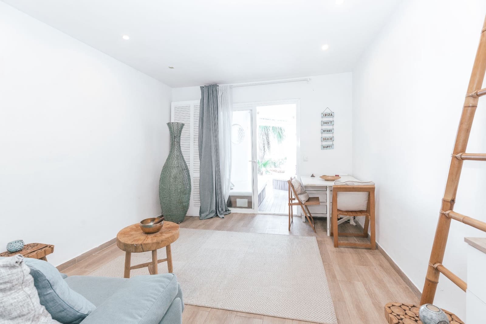 1 soveværelse Lejlighed til salg i Santa Eulalia / Santa Eularia med swimmingpool - € 375.000 (Ref: 9643747)