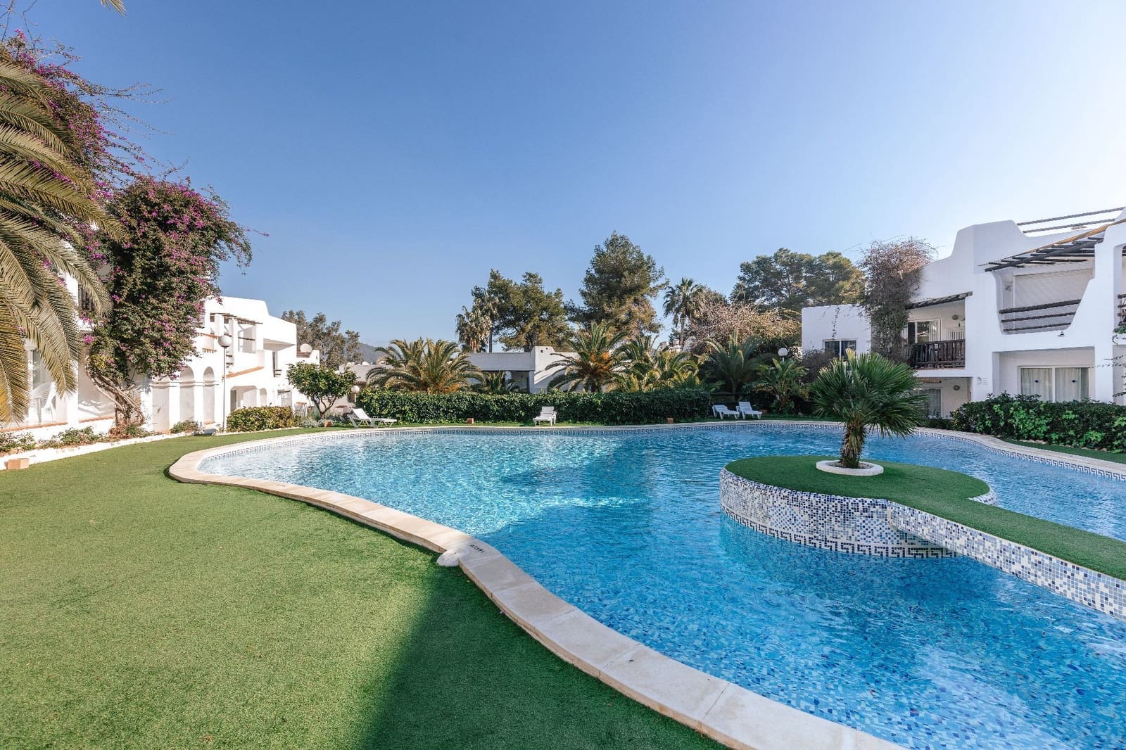 1 soveværelse Lejlighed til salg i Santa Eulalia / Santa Eularia med swimmingpool - € 375.000 (Ref: 9643747)