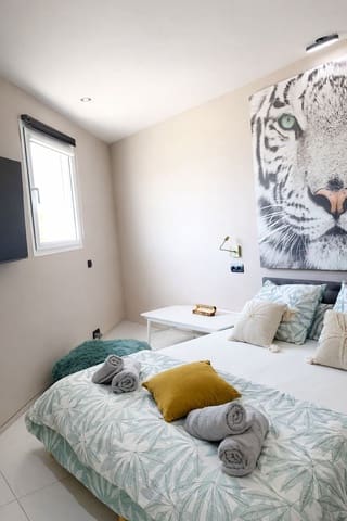 2 bedroom Penthouse for sale in Ibiza / Eivissa town with pool - € 600,000 (Ref: 9643748)