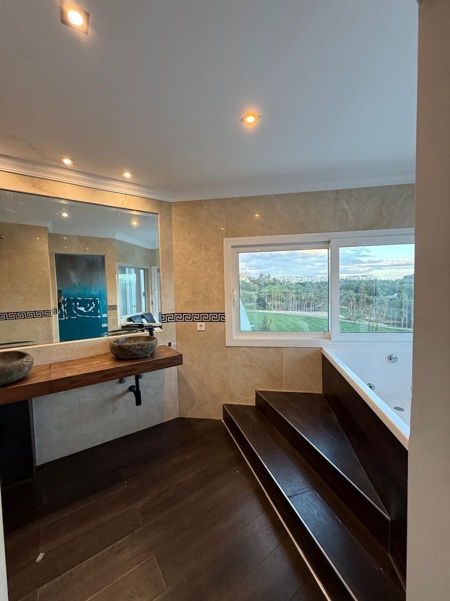 4 sypialnia Willa na sprzedaż w Benalmadena z basenem - 680 000 € (Ref: 9643750)