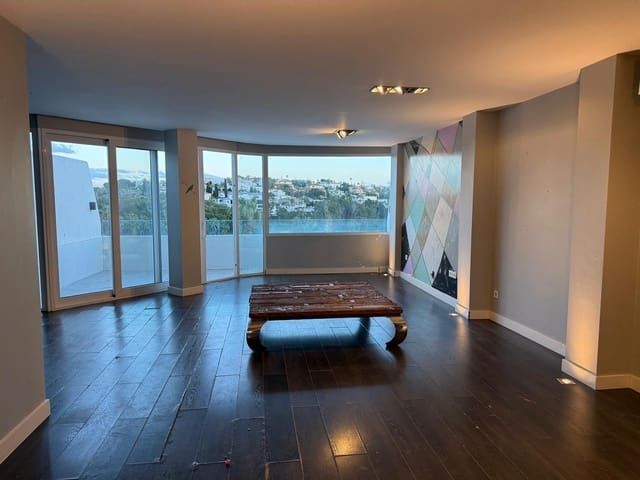 4 sypialnia Willa na sprzedaż w Benalmádena z basenem - 680 000 € (Ref: 9643750)