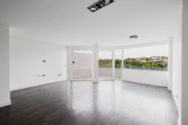4 soveværelse Villa til salg i Benalmádena med swimmingpool - € 680.000 (Ref: 9643750)