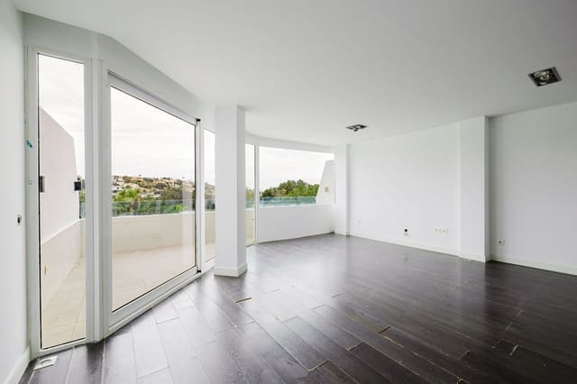 4 soveværelse Villa til salg i Benalmádena med swimmingpool - € 680.000 (Ref: 9643750)