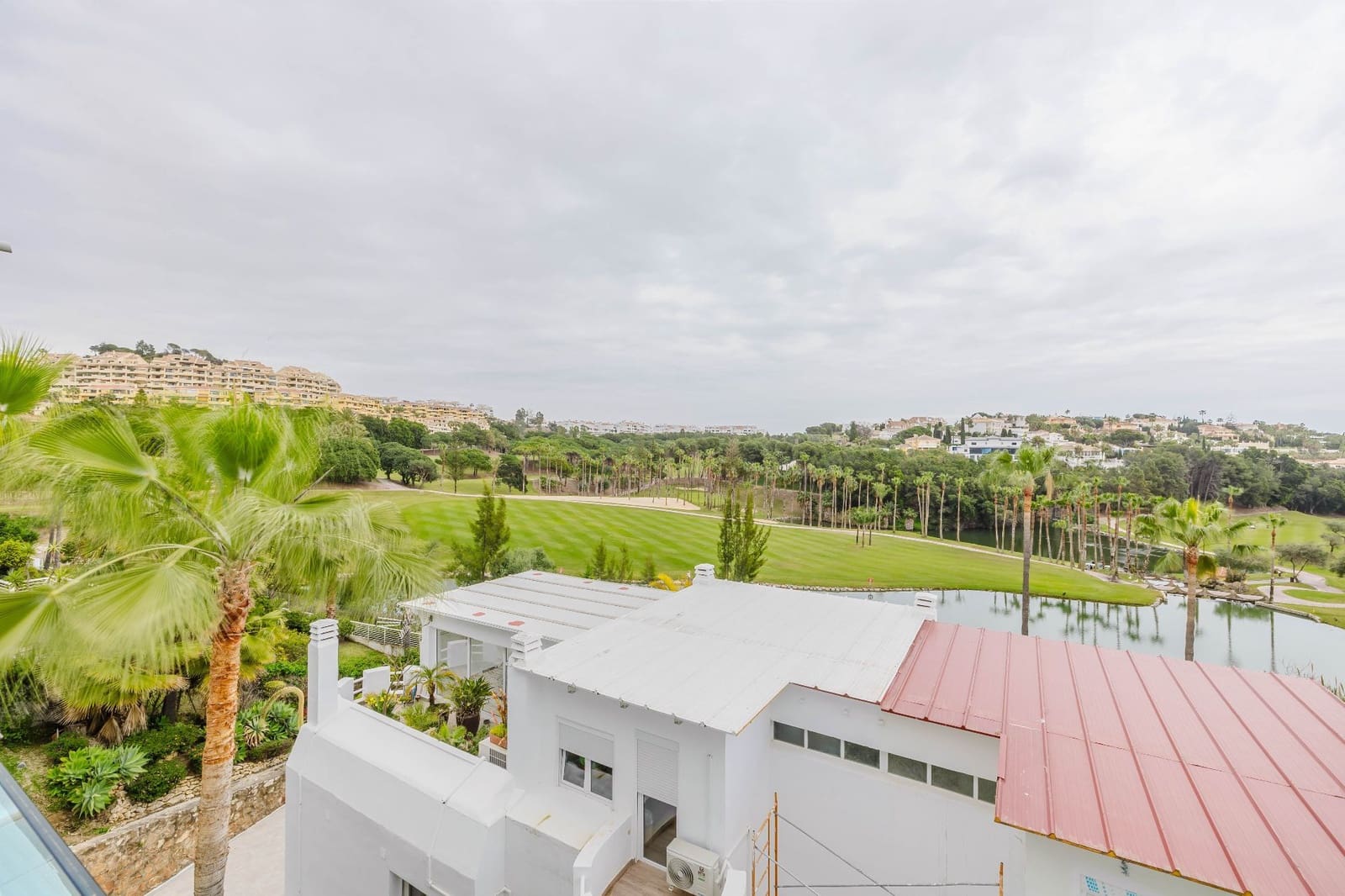 4 sypialnia Willa na sprzedaż w Benalmadena z basenem - 680 000 € (Ref: 9643750)