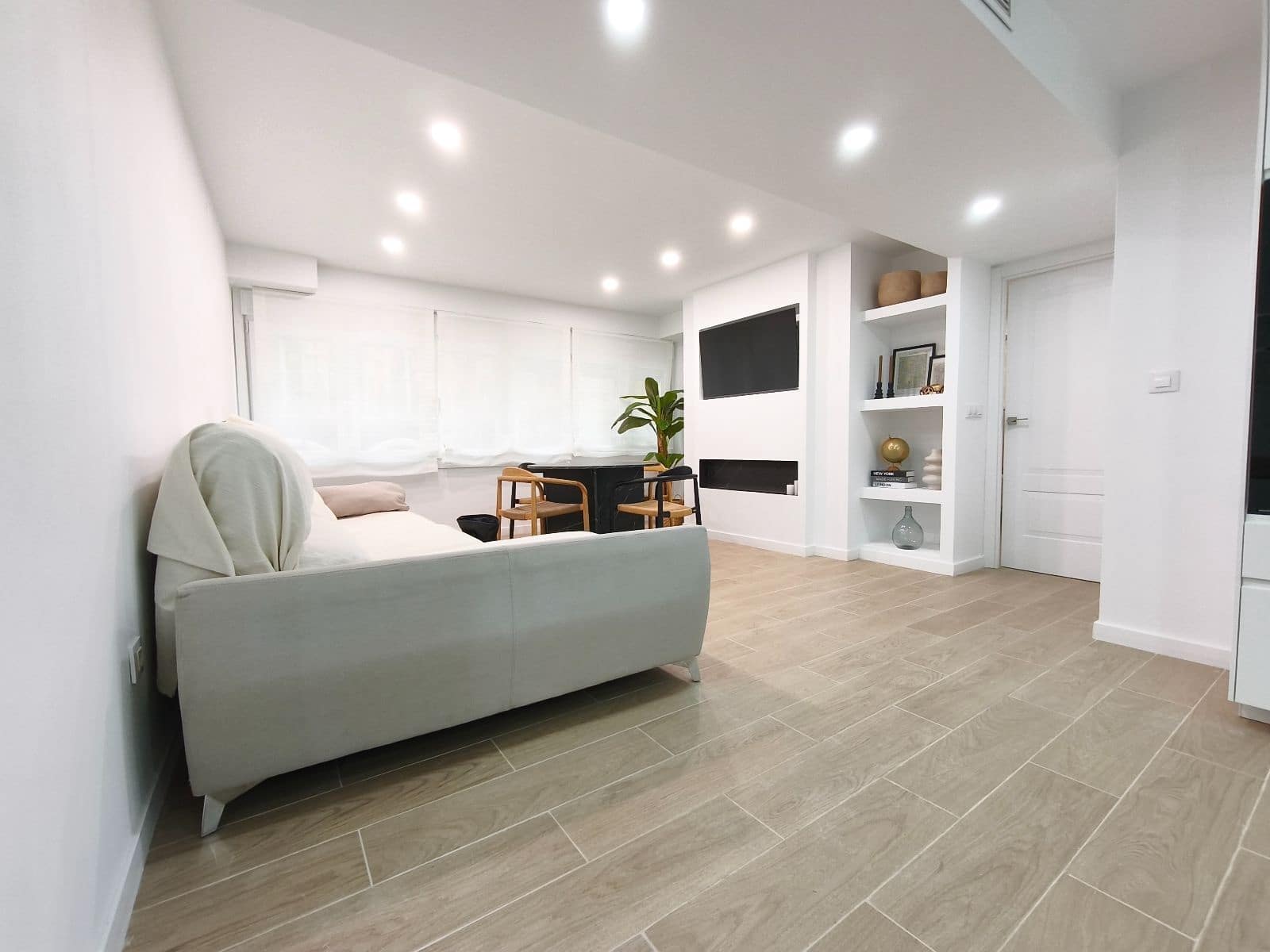 2 bedroom Flat for sale in Alicante / Alacant city - € 440,000 (Ref: 9651229)