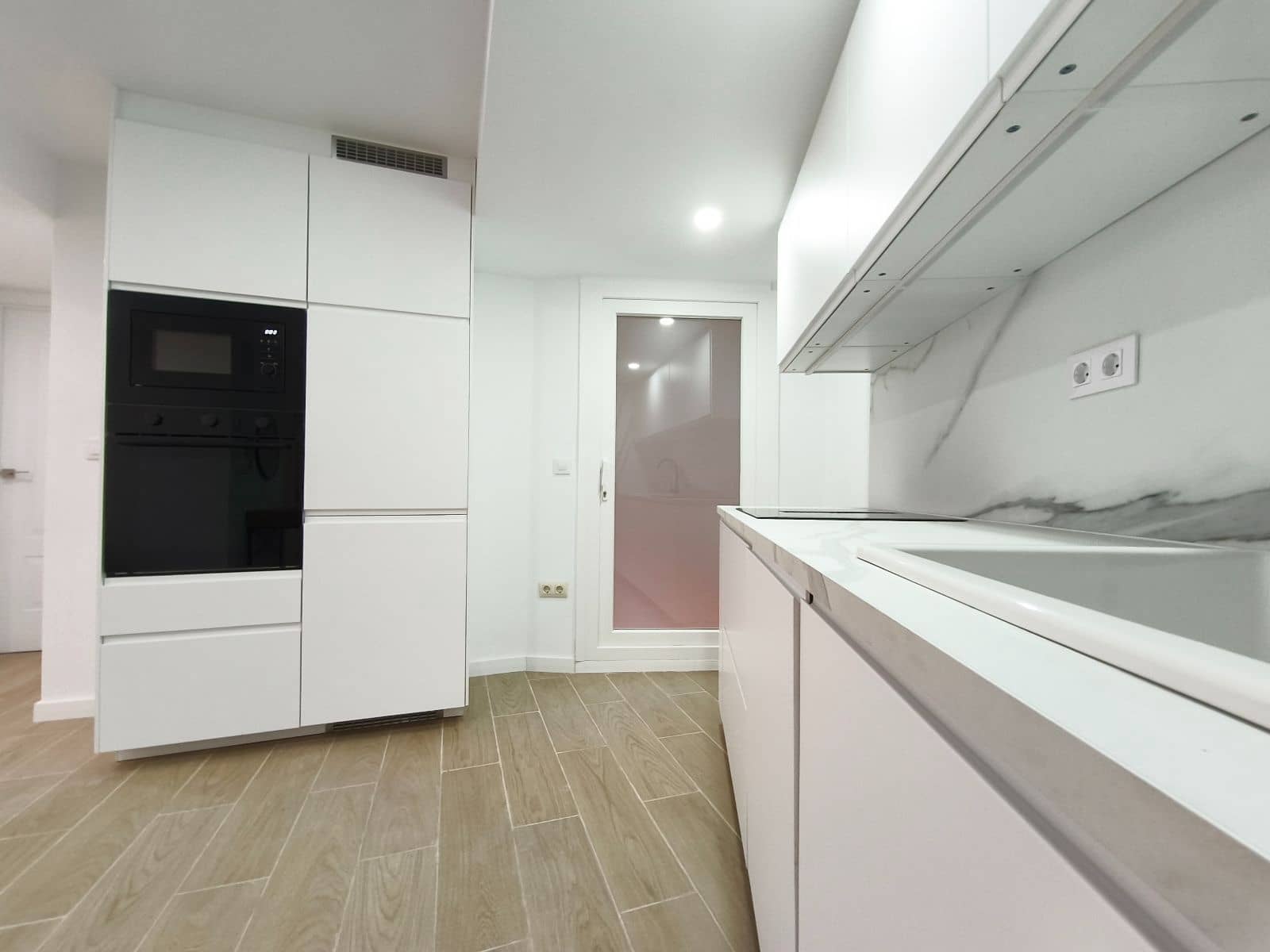 2 bedroom Flat for sale in Alicante / Alacant city - € 440,000 (Ref: 9651229)