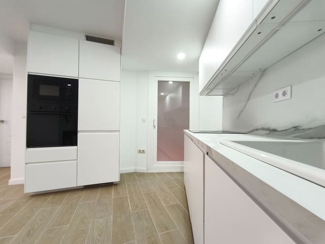 2 bedroom Flat for sale in Alicante / Alacant city - € 440,000 (Ref: 9651229)