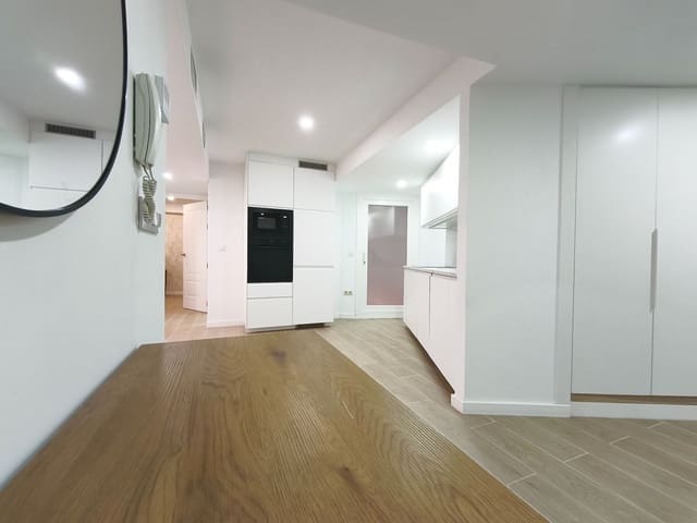 2 bedroom Flat for sale in Alicante / Alacant city - € 440,000 (Ref: 9651229)