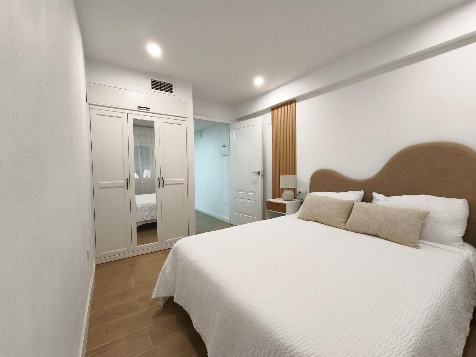 2 bedroom Flat for sale in Alicante / Alacant city - € 440,000 (Ref: 9651229)