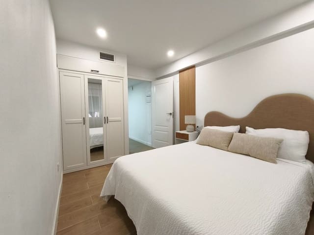 2 bedroom Flat for sale in Alicante / Alacant city - € 440,000 (Ref: 9651229)