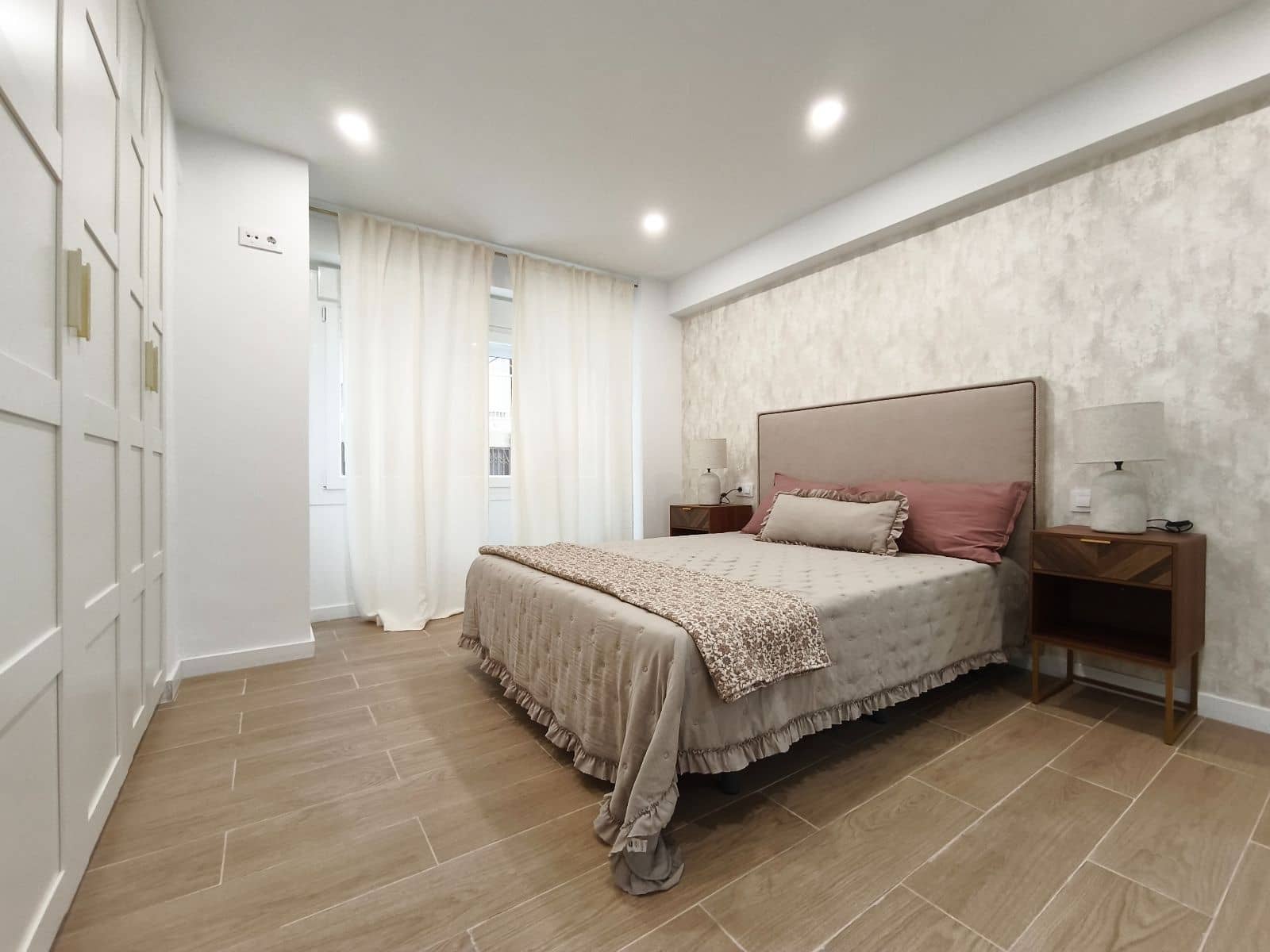 2 bedroom Flat for sale in Alicante / Alacant city - € 440,000 (Ref: 9651229)