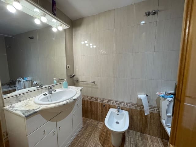 Appartamento in vendita in Madrid città con piscina - 160.000 € (Rif: 9651230)