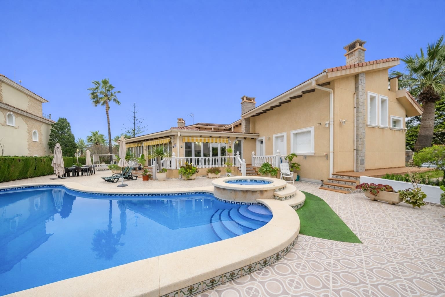 3 chambre Villa/Maison à vendre à Cabo Roig avec piscine garage - 1 650 000 € (Ref: 9655668)