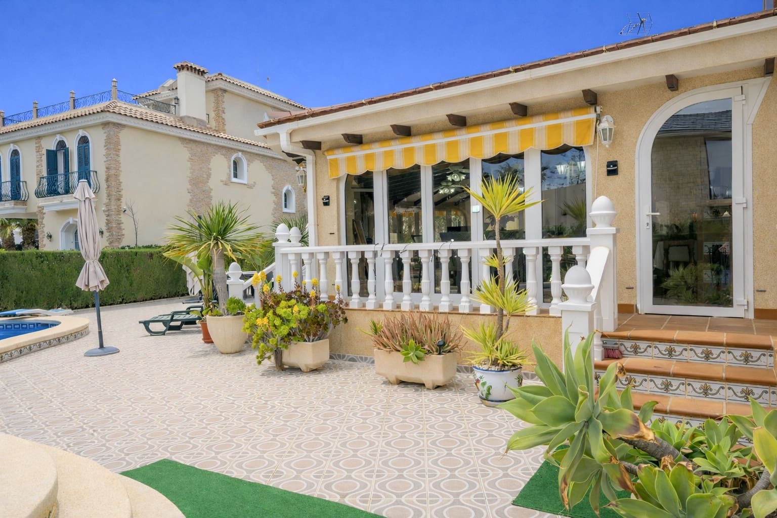 3 chambre Villa/Maison à vendre à Cabo Roig avec piscine garage - 1 650 000 € (Ref: 9655668)