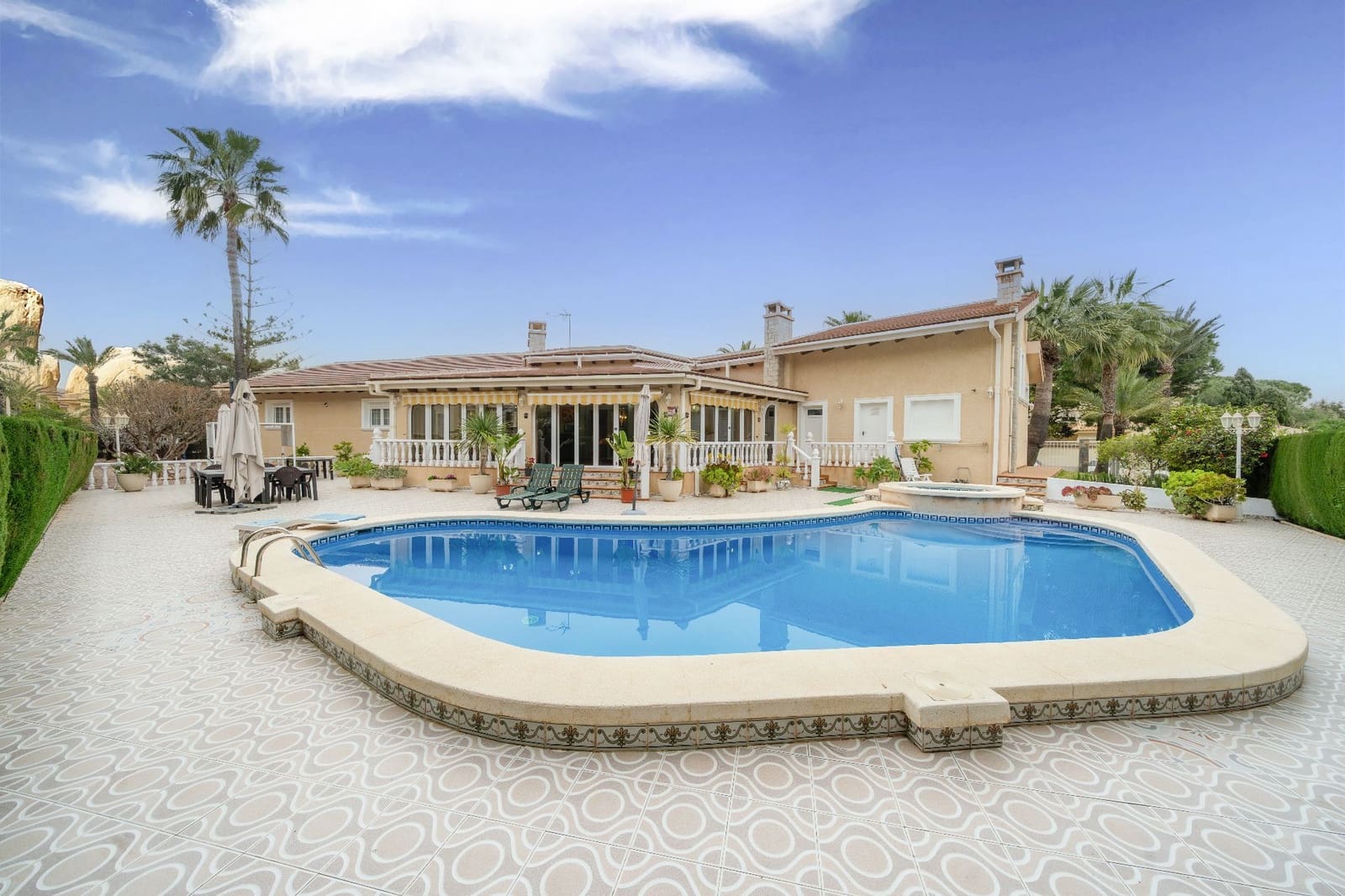 3 chambre Villa/Maison à vendre à Cabo Roig avec piscine garage - 1 650 000 € (Ref: 9655668)